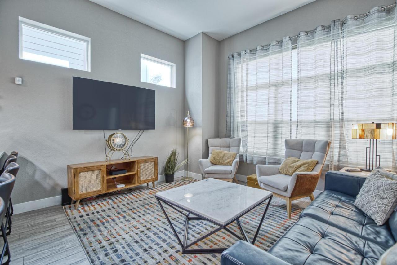 Modern Townhome Near Old Town, Breweries, & River! 柯林斯堡 外观 照片